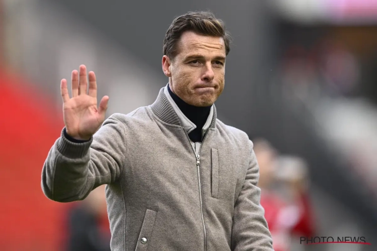 Analist keldert Scott Parker: "Ik heb de indruk dat hij alles kapot aan het maken is"