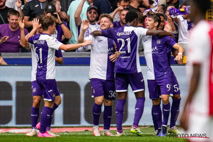 De Anderlecht-fans zijn het beu: "Zet hem buiten"