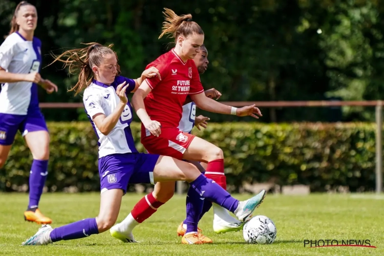 Anderlecht zet titelambities kracht bij en houdt twee verdedigsters langer bij zich