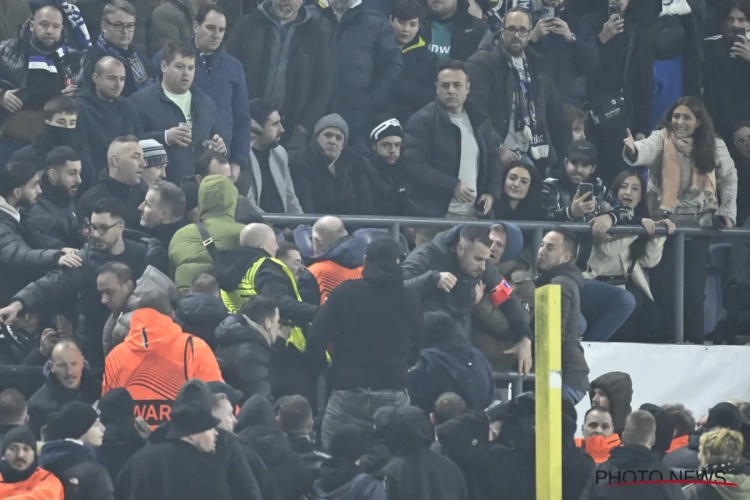 Match moest stilgelegd worden: Anderlecht-fans gaan op de vuist met Turken in de tribunes