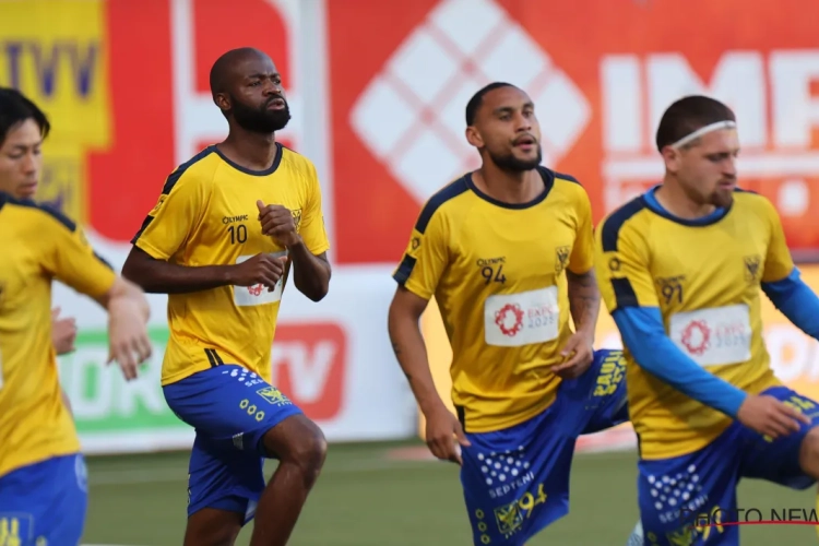 Wouter Vrancken leidt eerste training bij STVV: meteen twee héél opvallende afwezigen