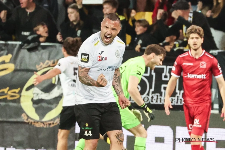 OFFICIEEL Een verrassing? Radja Nainggolan tekent contract en blijft profvoetballer