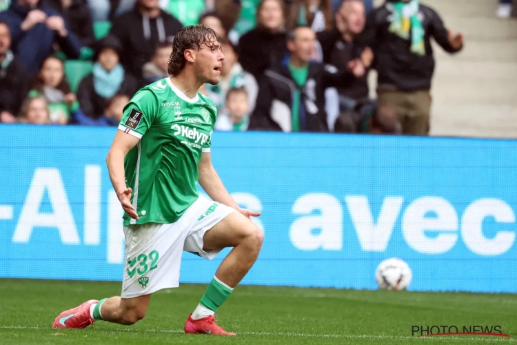 Anderlecht liet hem gaan, nu smeekt zijn club hem om te blijven... ondanks enorme transferwaarde