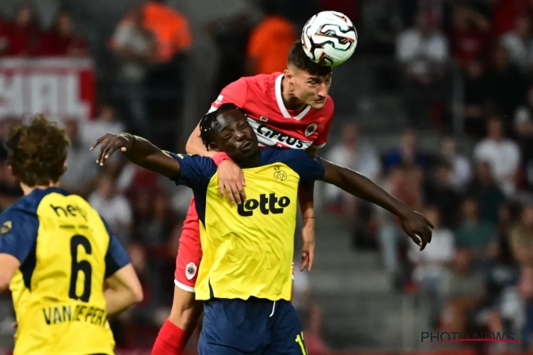 Eerste match en al prijs: Antwerp veroordeelt racistisch gedrag van twee van hun supporters