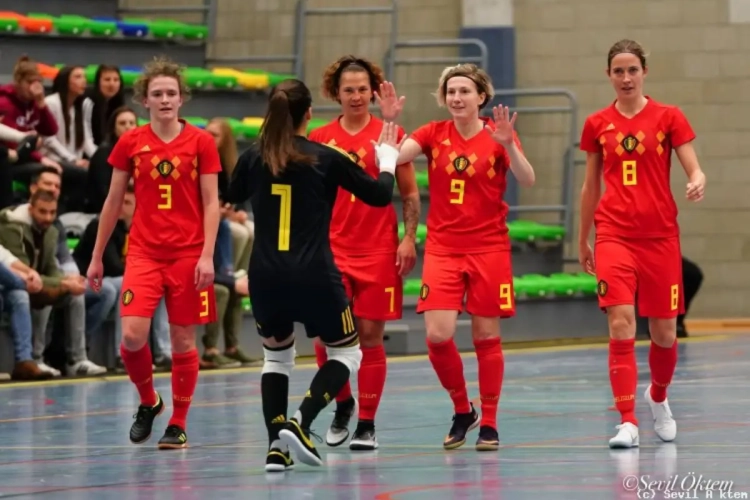 Red Flames Futsal spelen gelijk in Derby der Lage Landen