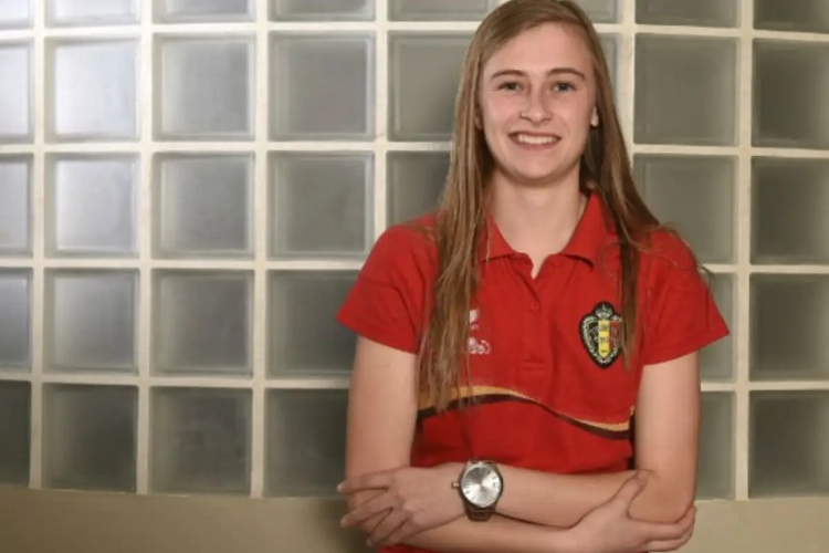 Julie Biesmans getuigt: 'Scoren op het veld én in de aula'