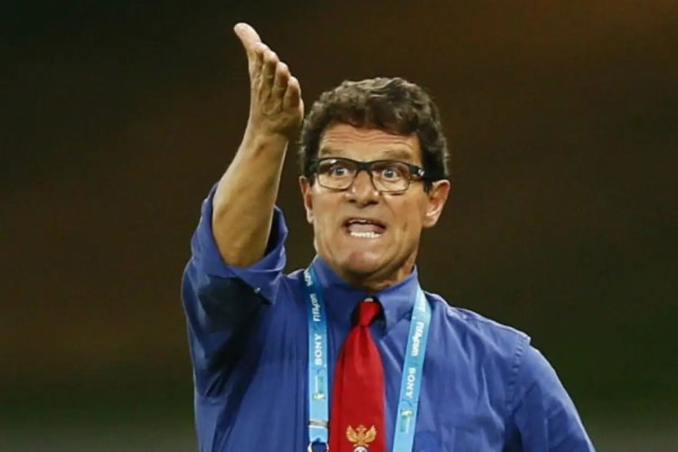 Hier gaan we weer? Fabio Capello komt met bizar voorstel voor vrouwenvoetbal: "Kleinere goals en kleiner veld"