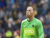 VIDEO: Kippenvel! Fans Go Ahead Eagles eren overleden moeder van bezoekende doelman